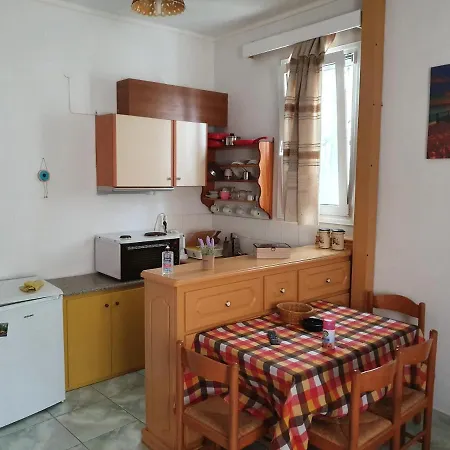 Bella's Apartment Skiathos Town